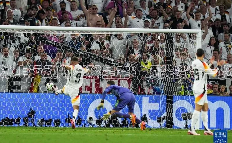 yy易游mile中文在线冰上运动的璀璨星空：顶尖赛事一览